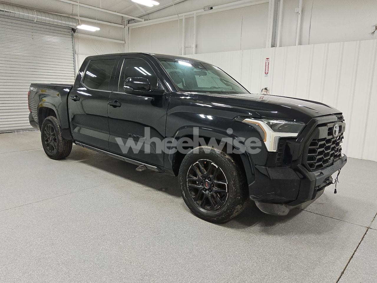 Photo 4 of 2022 TOYOTA TUNDRA CREWMAX SR (VIN 5TFLA5DB9NX012486)