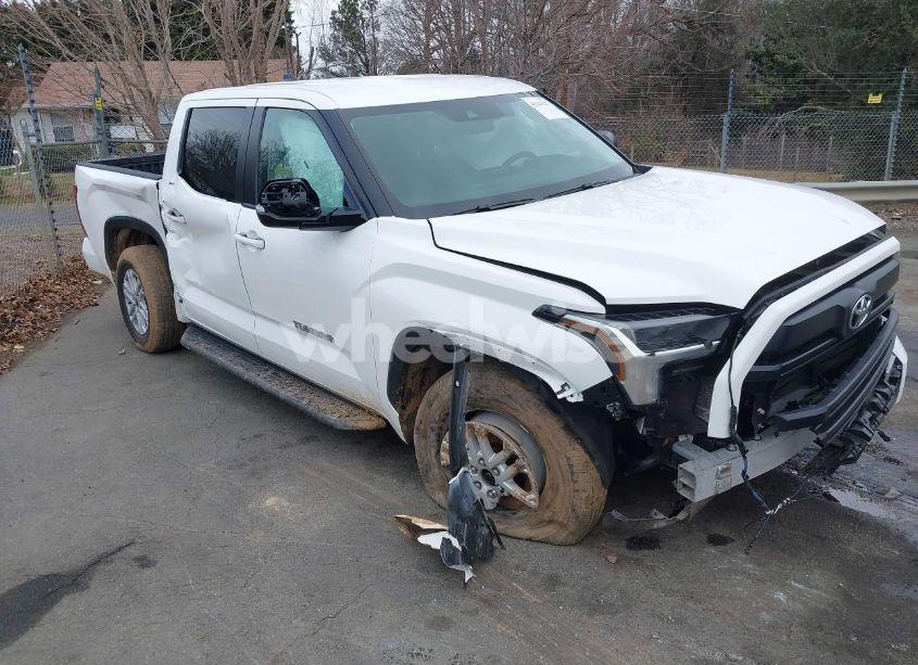 2024 Toyota Tundra SR5 (VIN 5TFLA5DB9RX207820) main photo