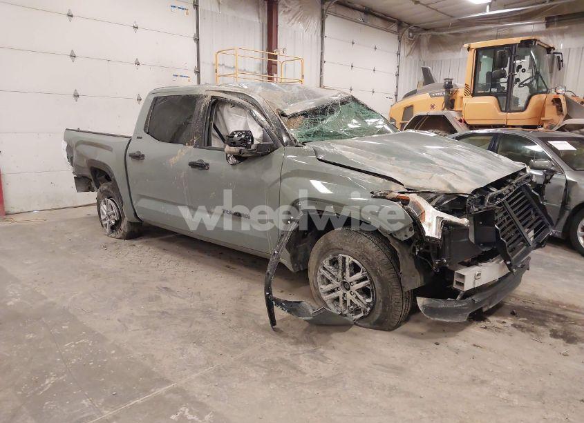 2024 Toyota Tundra SR5 4WD (VIN 5TFLA5DB9RX208725) main photo