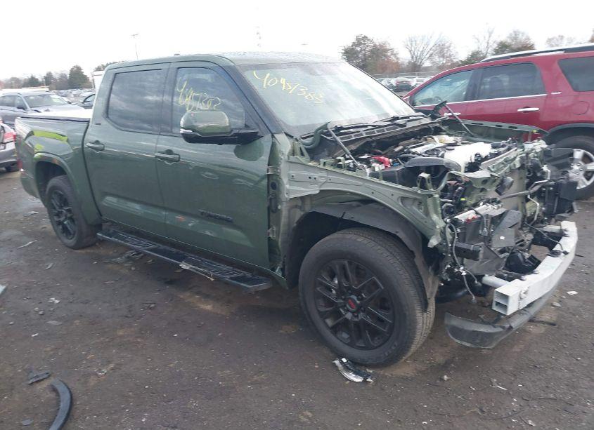 2022 Toyota Tundra SR5 (VIN 5TFLA5DBXNX052639) main photo