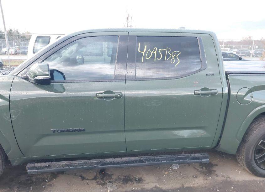 Photo 14 of 2022 Toyota Tundra SR5 (VIN 5TFLA5DBXNX052639)