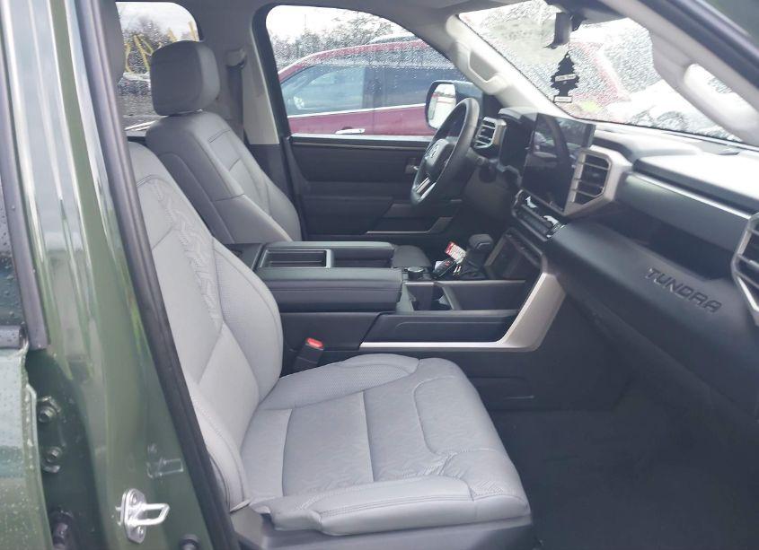 Photo 5 of 2022 Toyota Tundra SR5 (VIN 5TFLA5DBXNX052639)