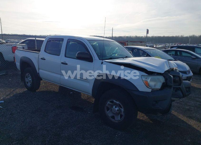 2014 Toyota Tacoma BASE V6 (VIN 5TFLU4EN0EX108484) main photo