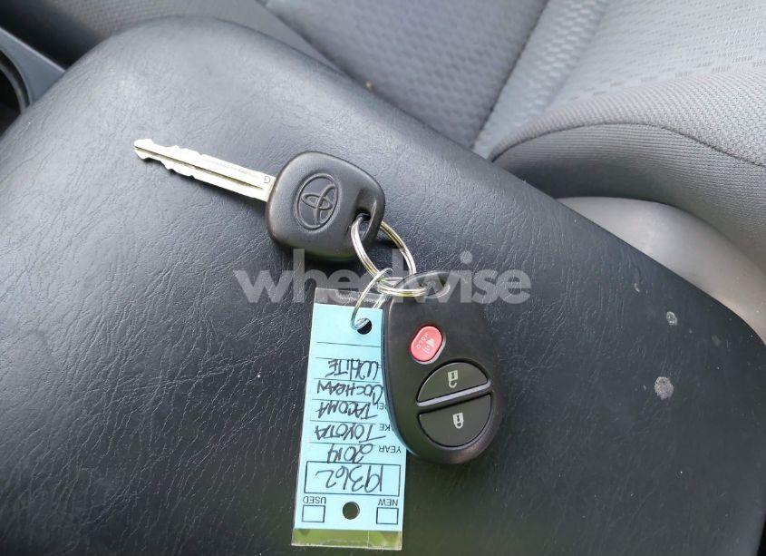 Photo 11 of 2014 Toyota Tacoma BASE V6 (VIN 5TFLU4EN0EX108484)