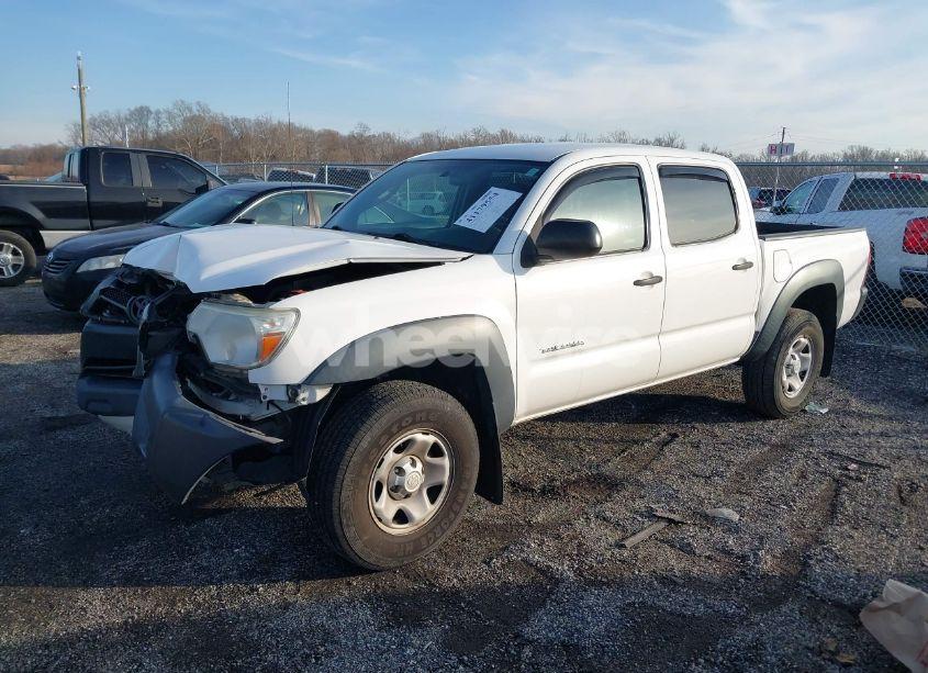 Photo 2 of 2014 Toyota Tacoma BASE V6 (VIN 5TFLU4EN0EX108484)