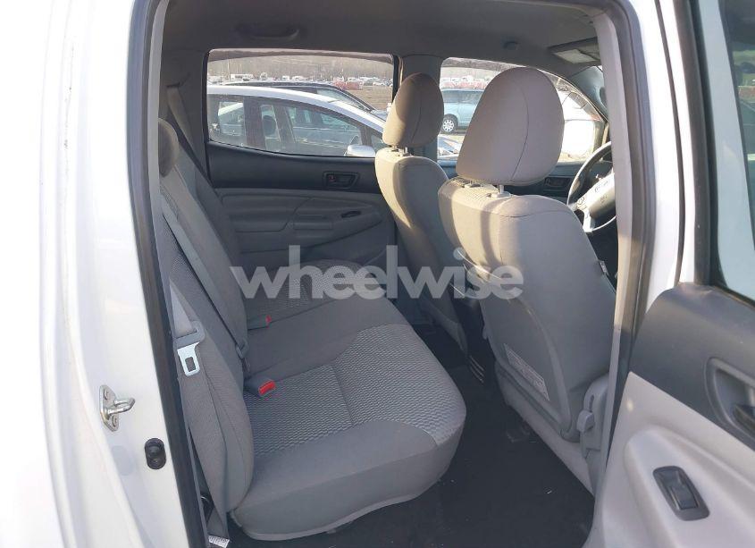 Photo 8 of 2014 Toyota Tacoma BASE V6 (VIN 5TFLU4EN0EX108484)