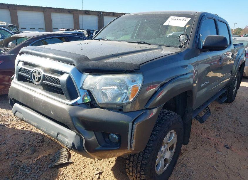 Photo 2 of 2015 Toyota Tacoma DOUBLE CAB/TRD PRO (VIN 5TFLU4EN0FX113718)