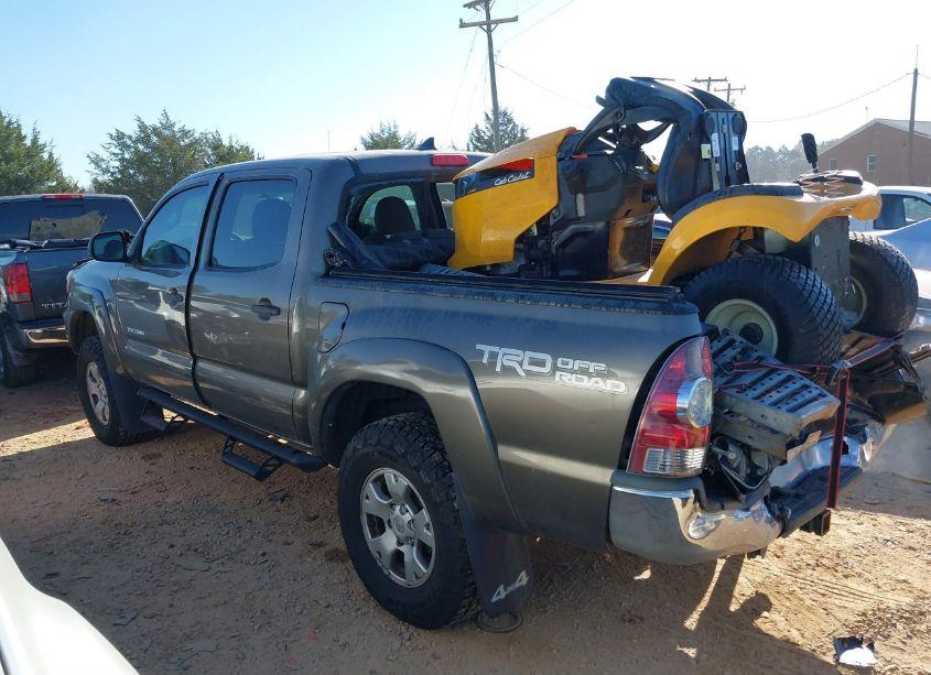 Photo 3 of 2015 Toyota Tacoma DOUBLE CAB/TRD PRO (VIN 5TFLU4EN0FX113718)