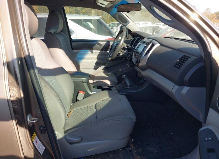 Photo 5 of 2015 Toyota Tacoma DOUBLE CAB/TRD PRO (VIN 5TFLU4EN0FX113718)