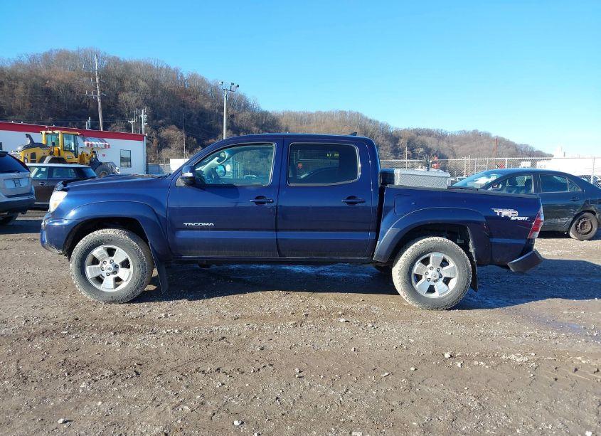Photo 14 of 2012 Toyota Tacoma DOUBLE CAB (VIN 5TFLU4EN1CX033324)