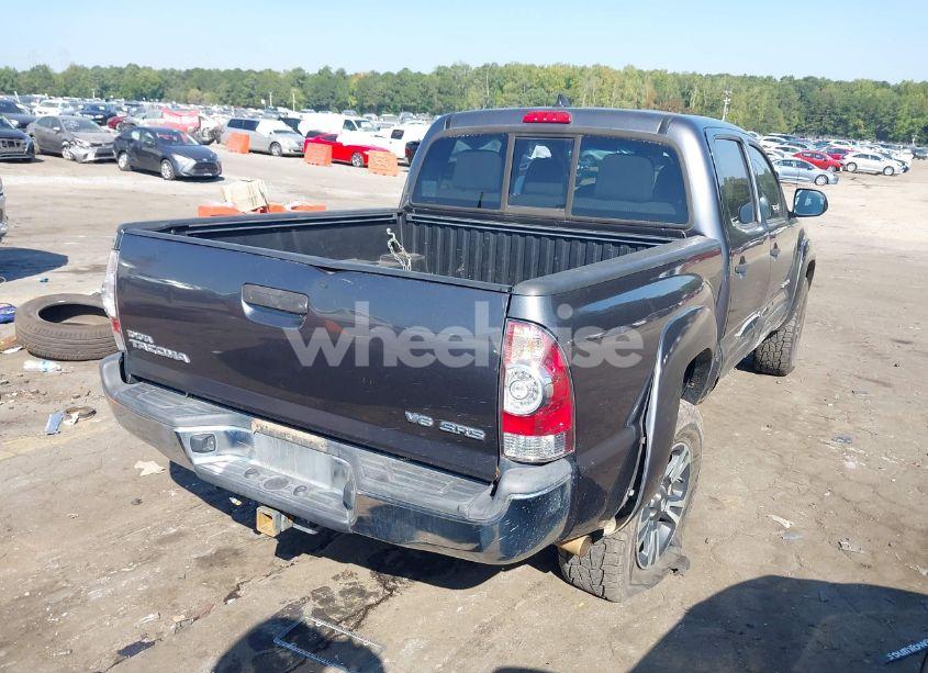 Photo 4 of 2015 Toyota Tacoma BASE V6 (VIN 5TFLU4EN1FX119012)