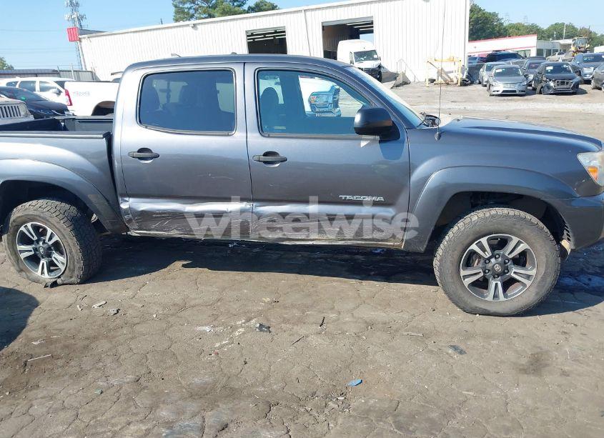 Photo 6 of 2015 Toyota Tacoma BASE V6 (VIN 5TFLU4EN1FX119012)