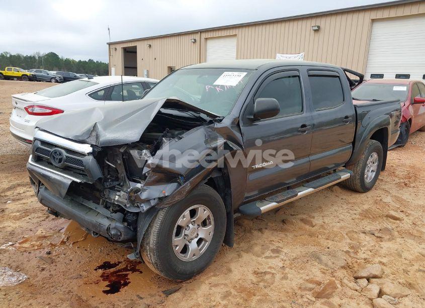 Photo 2 of 2013 Toyota Tacoma BASE V6 (VIN 5TFLU4EN2DX082131)