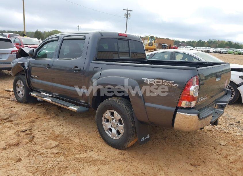 Photo 3 of 2013 Toyota Tacoma BASE V6 (VIN 5TFLU4EN2DX082131)