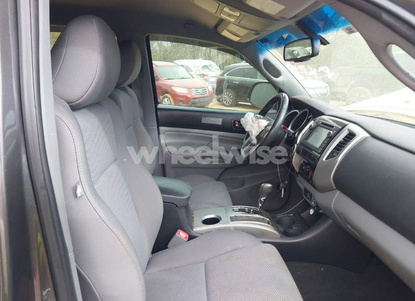 Photo 5 of 2013 Toyota Tacoma BASE V6 (VIN 5TFLU4EN2DX082131)