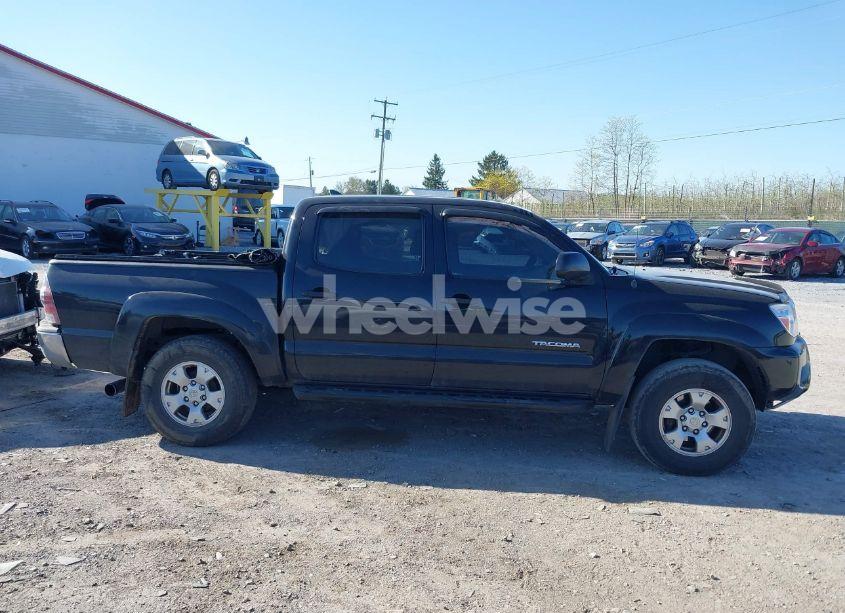 Photo 13 of 2015 Toyota Tacoma DOUBLE CAB/TRD PRO (VIN 5TFLU4EN2FX111971)