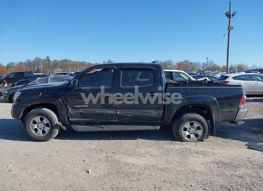 Photo 14 of 2015 Toyota Tacoma DOUBLE CAB/TRD PRO (VIN 5TFLU4EN2FX111971)