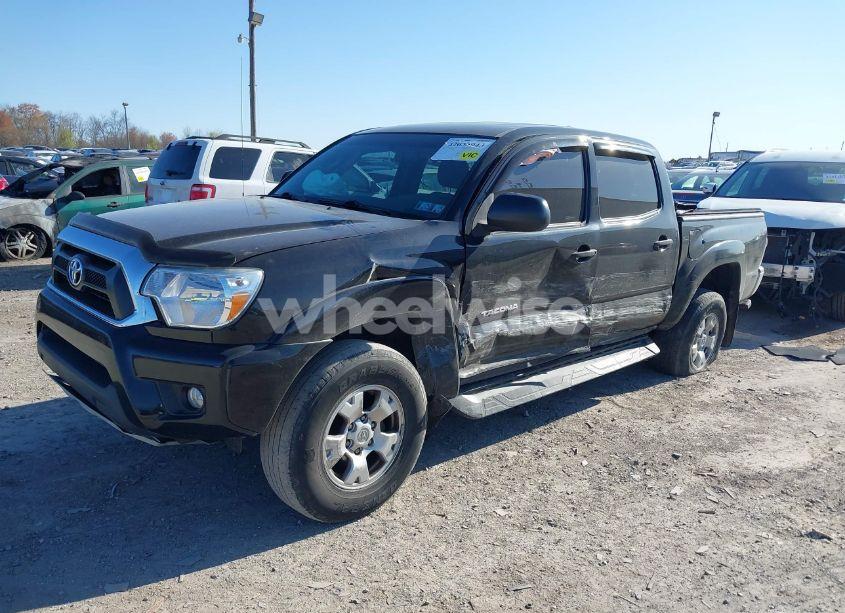 Photo 2 of 2015 Toyota Tacoma DOUBLE CAB/TRD PRO (VIN 5TFLU4EN2FX111971)