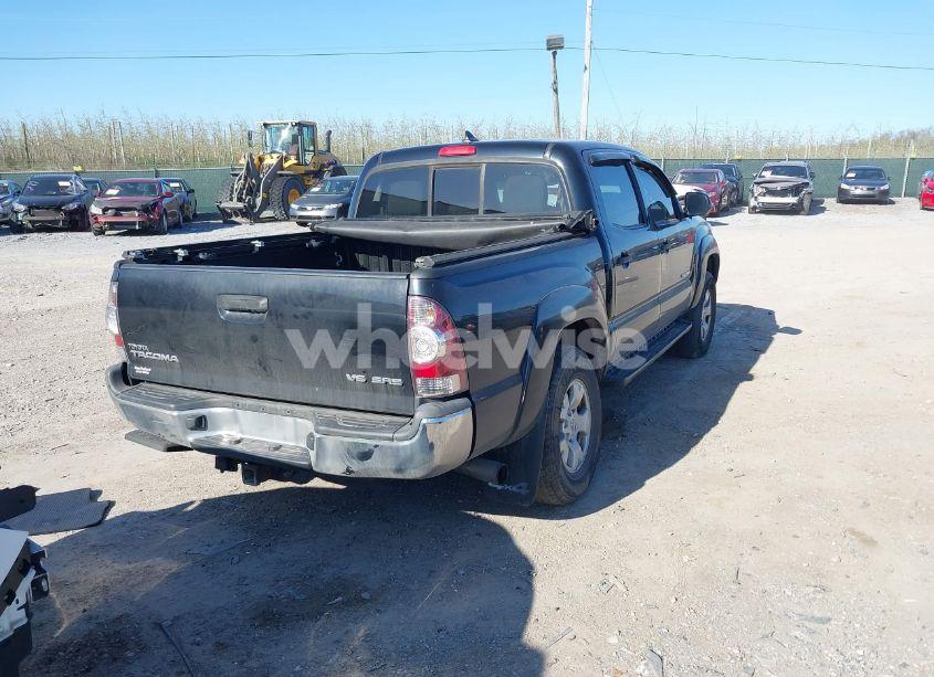 Photo 4 of 2015 Toyota Tacoma DOUBLE CAB/TRD PRO (VIN 5TFLU4EN2FX111971)