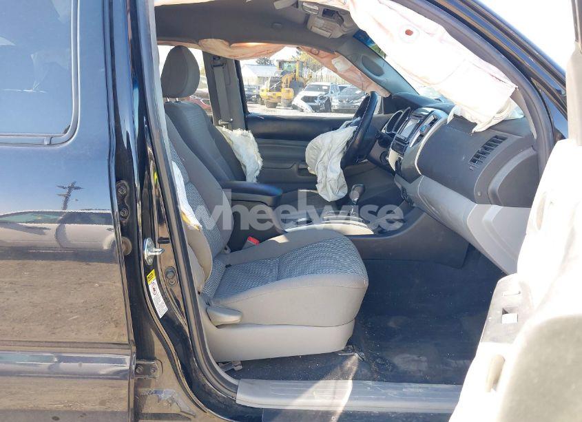 Photo 5 of 2015 Toyota Tacoma DOUBLE CAB/TRD PRO (VIN 5TFLU4EN2FX111971)