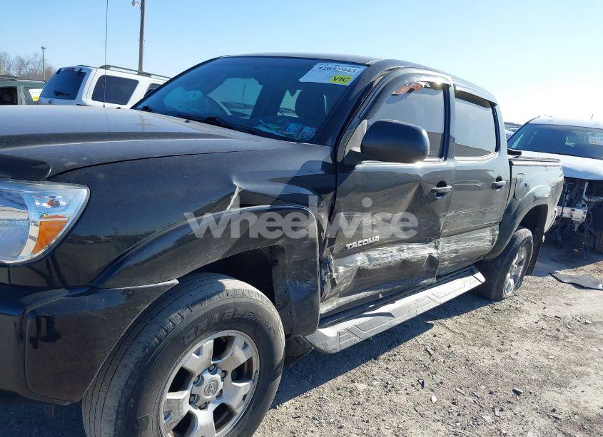 Photo 6 of 2015 Toyota Tacoma DOUBLE CAB/TRD PRO (VIN 5TFLU4EN2FX111971)