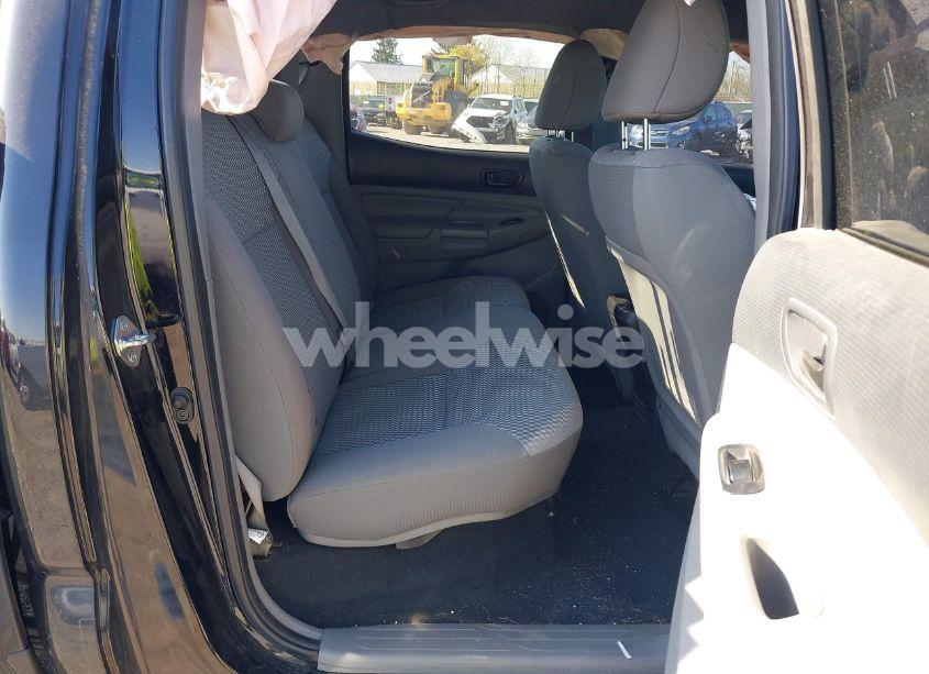 Photo 8 of 2015 Toyota Tacoma DOUBLE CAB/TRD PRO (VIN 5TFLU4EN2FX111971)