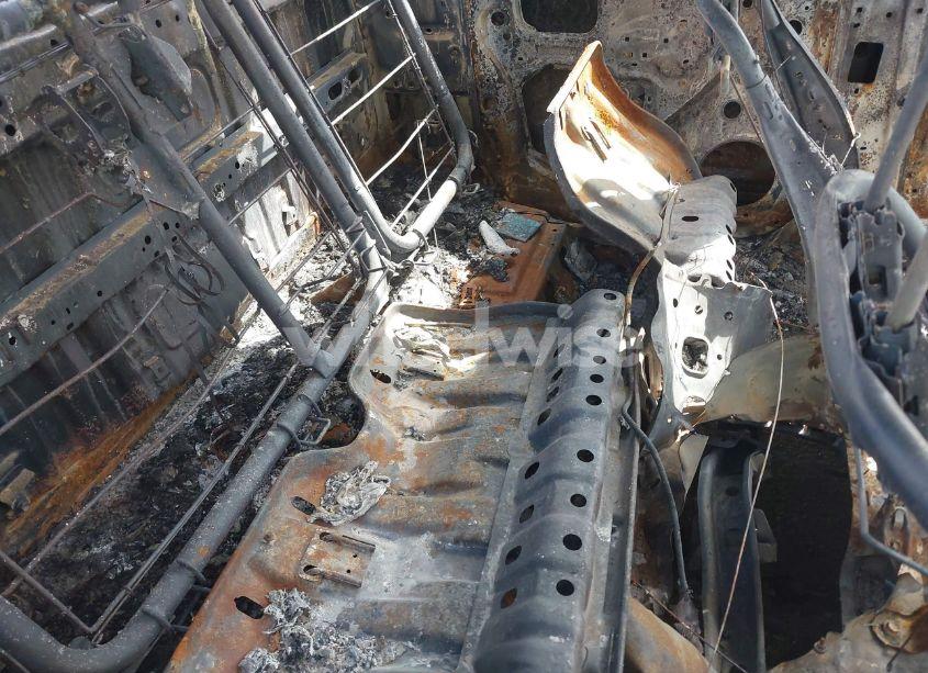 Photo 8 of 2015 Toyota Tacoma BASE V6 (VIN 5TFLU4EN2FX137373)