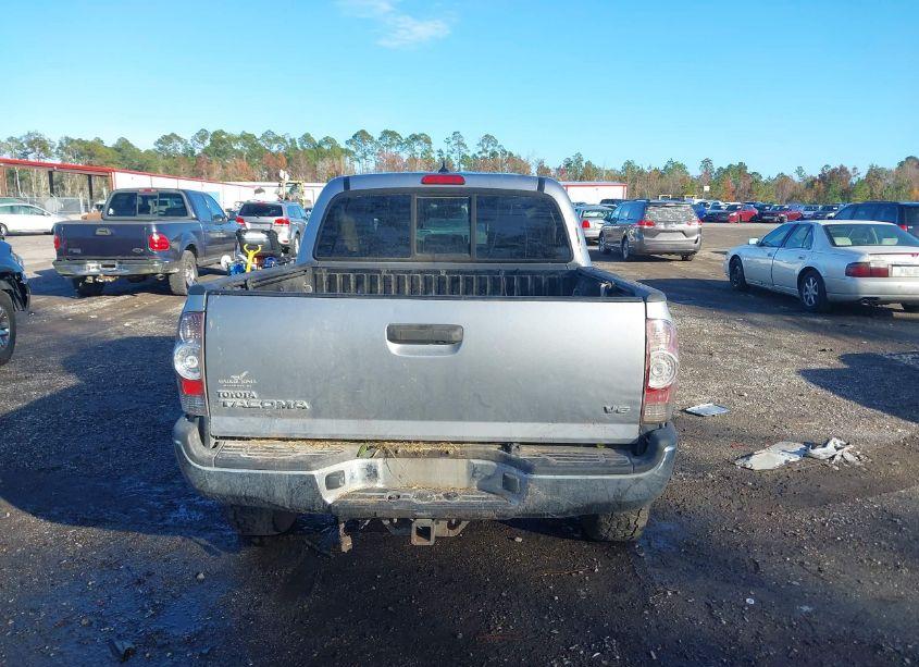 Photo 16 of 2015 Toyota Tacoma DOUBLE CAB/TRD PRO (VIN 5TFLU4EN2FX139690)