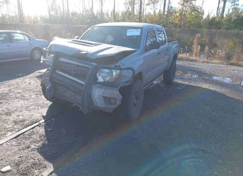 Photo 2 of 2015 Toyota Tacoma DOUBLE CAB/TRD PRO (VIN 5TFLU4EN2FX139690)