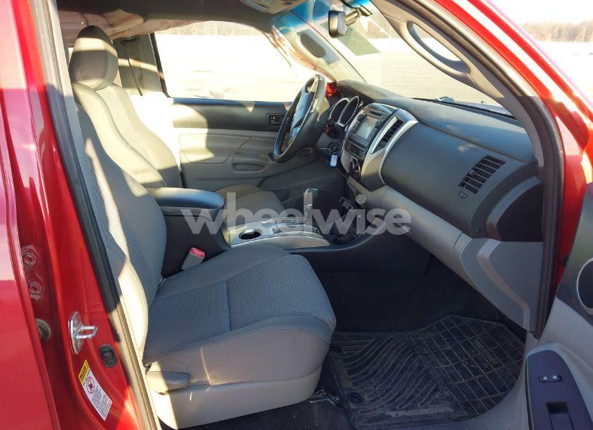 Photo 5 of 2013 Toyota Tacoma DOUBLE CAB (VIN 5TFLU4EN3DX076323)