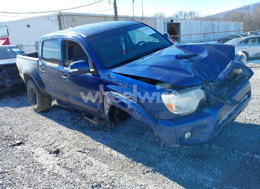 2015 Toyota Tacoma DOUBLE CAB/TRD PRO (VIN 5TFLU4EN3FX111154) main photo