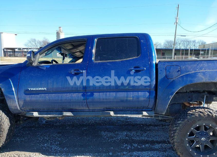 Photo 13 of 2015 Toyota Tacoma DOUBLE CAB/TRD PRO (VIN 5TFLU4EN3FX111154)