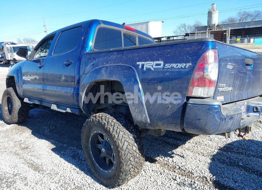 Photo 3 of 2015 Toyota Tacoma DOUBLE CAB/TRD PRO (VIN 5TFLU4EN3FX111154)