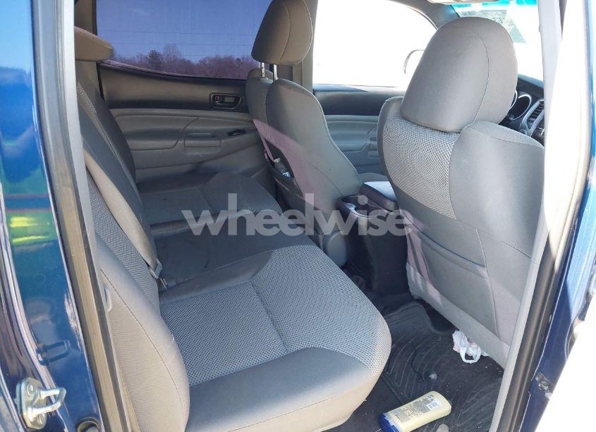 Photo 8 of 2015 Toyota Tacoma DOUBLE CAB/TRD PRO (VIN 5TFLU4EN3FX111154)