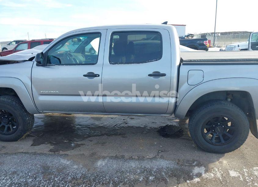 Photo 15 of 2015 Toyota Tacoma DOUBLE CAB/TRD PRO (VIN 5TFLU4EN3FX140167)