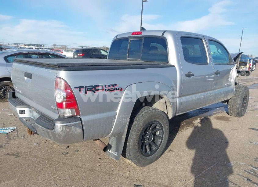 Photo 4 of 2015 Toyota Tacoma DOUBLE CAB/TRD PRO (VIN 5TFLU4EN3FX140167)