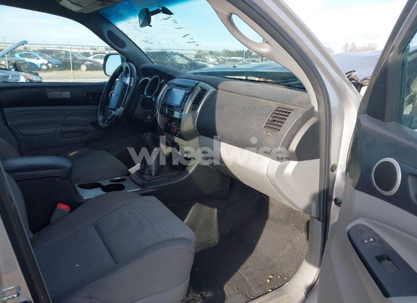 Photo 5 of 2015 Toyota Tacoma DOUBLE CAB/TRD PRO (VIN 5TFLU4EN3FX140167)