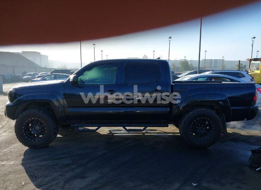 Photo 14 of 2015 Toyota Tacoma DOUBLE CAB/TRD PRO (VIN 5TFLU4EN3FX142632)
