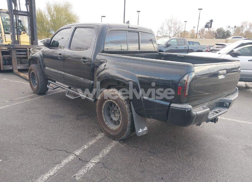 Photo 3 of 2015 Toyota Tacoma DOUBLE CAB/TRD PRO (VIN 5TFLU4EN3FX142632)