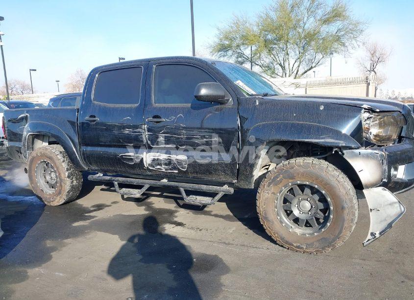 Photo 6 of 2015 Toyota Tacoma DOUBLE CAB/TRD PRO (VIN 5TFLU4EN3FX142632)