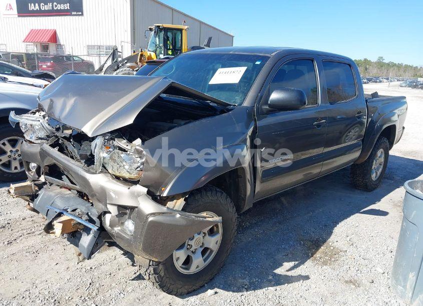 Photo 2 of 2014 Toyota Tacoma DOUBLE CAB (VIN 5TFLU4EN4EX107161)