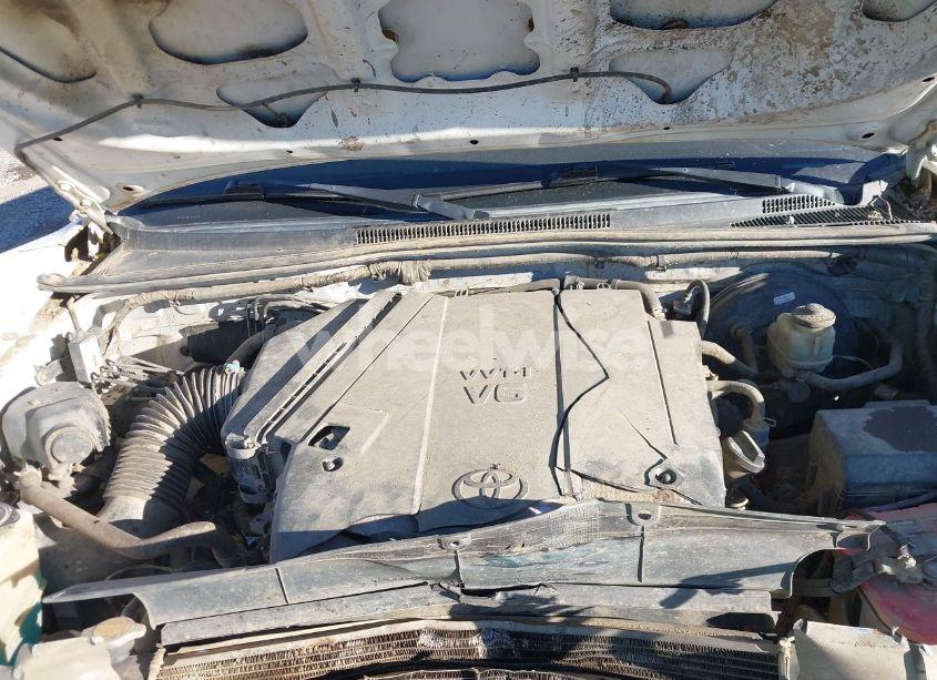 Photo 10 of 2015 Toyota Tacoma BASE V6 (VIN 5TFLU4EN4FX143384)