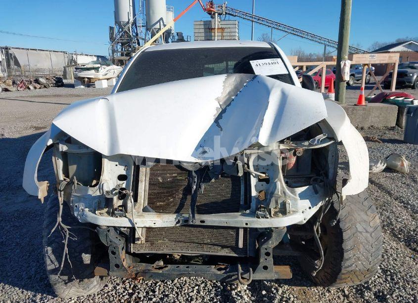 Photo 13 of 2015 Toyota Tacoma BASE V6 (VIN 5TFLU4EN4FX143384)