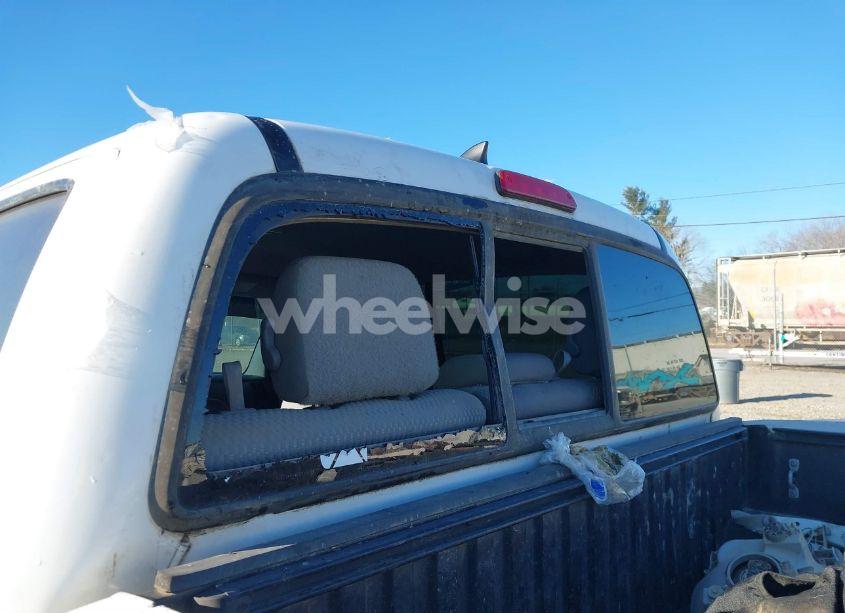 Photo 18 of 2015 Toyota Tacoma BASE V6 (VIN 5TFLU4EN4FX143384)