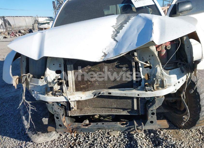 Photo 6 of 2015 Toyota Tacoma BASE V6 (VIN 5TFLU4EN4FX143384)