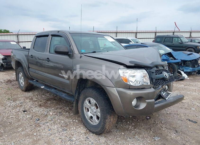 2011 Toyota Tacoma BASE V6 (VIN 5TFLU4EN5BX002995) main photo