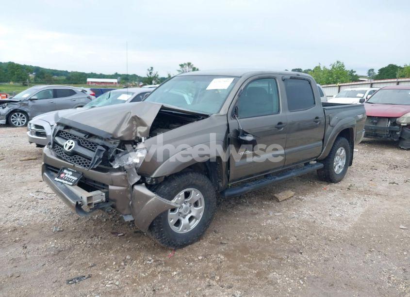 Photo 2 of 2011 Toyota Tacoma BASE V6 (VIN 5TFLU4EN5BX002995)