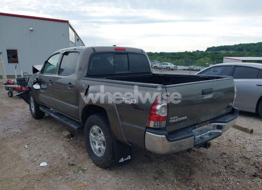 Photo 3 of 2011 Toyota Tacoma BASE V6 (VIN 5TFLU4EN5BX002995)