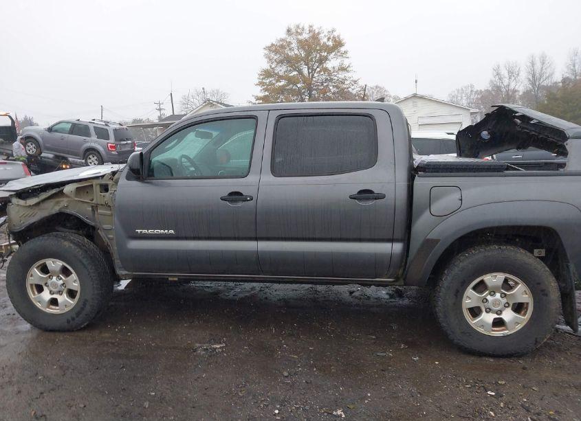 Photo 15 of 2014 Toyota Tacoma DOUBLE CAB (VIN 5TFLU4EN5EX094680)