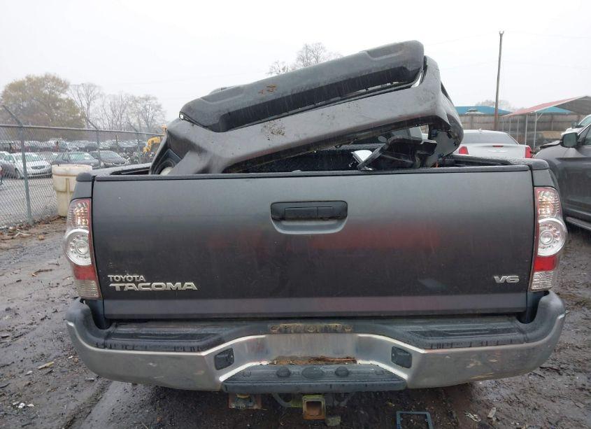 Photo 17 of 2014 Toyota Tacoma DOUBLE CAB (VIN 5TFLU4EN5EX094680)